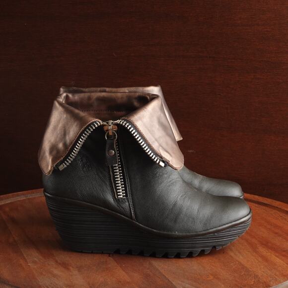 Fly London Boots Womens SZ EU 38 US 7-7.5 Black Yex Wedge Ankle Side Zip Leather - Picture 1 of 14